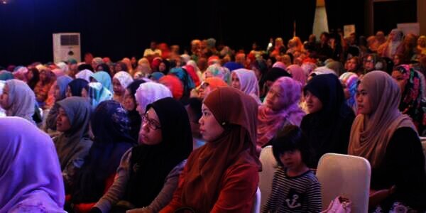 Zaskia: Dengan Berhijab, Bisa Tampil Cantik Luar Dalam