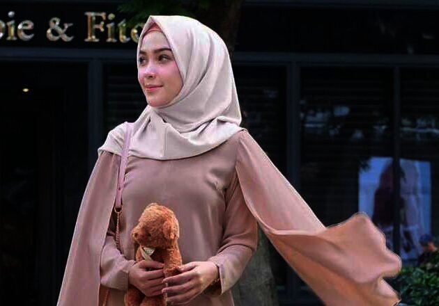 3 Cara Pakai Jilbab untuk Hijaber yang Baru Belajar