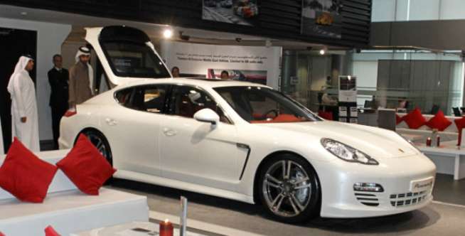 Porsche Panamera 4S edisi khusus Timur Tengah