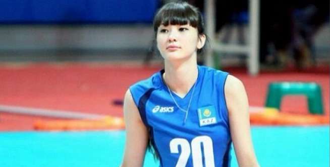 Model atau Atlet Voli?