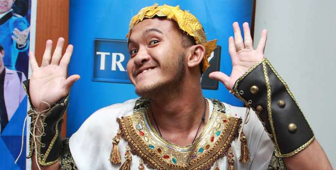 Caesar Si Goyang 'Keep Smile'
