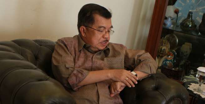 Sepatu di kaki JK Itu Berapa Harganya?