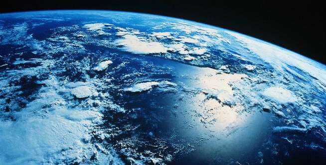 6. Planet Bumi Berongga