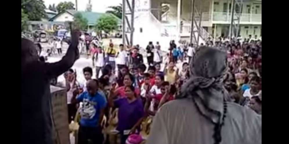 Subhanallah, Warga Satu Desa Ucapkan Syahadat