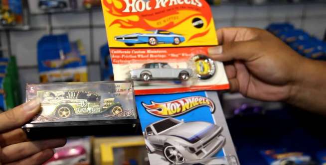 3. Mobil-mobilan Hot Wheels
