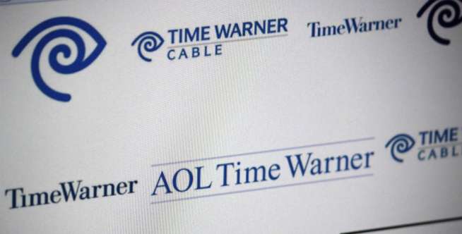 1. AOL Membeli Time Warner