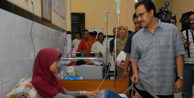 Wagub Jatim Jenguk Pasien di Jombang