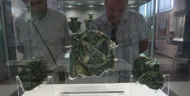 5. Alat Mekanik Antikythera