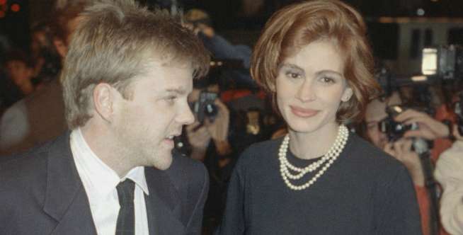 8. Julia Roberts dan Kiefer Sutherland