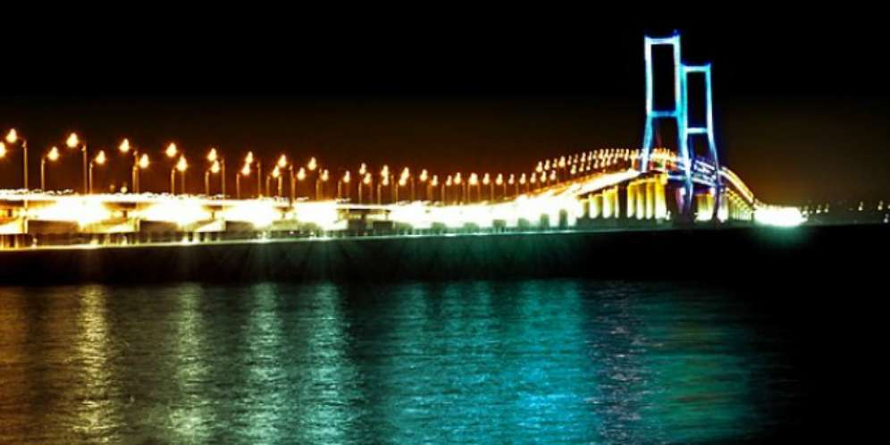 Anggaran Dinas PNS Setara 10 Jembatan Suramadu