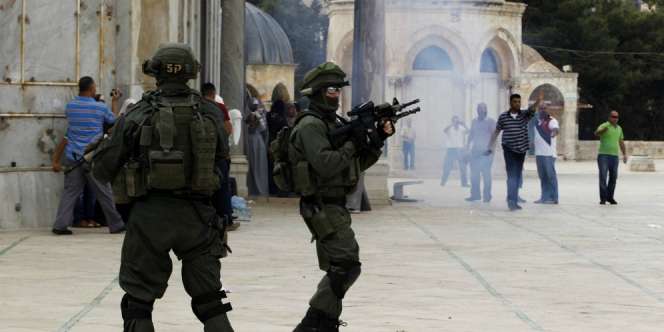 Israel Tembaki Jamaah Palestina di Kompleks Masjidil Aqsa