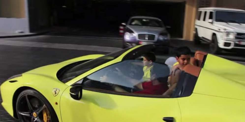 Cuma di Dubai, Ferrari Rp 5 Miliar Dijejali 5 Orang