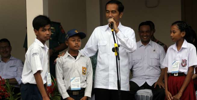 Lahir dari 'Rahim' Rakyat