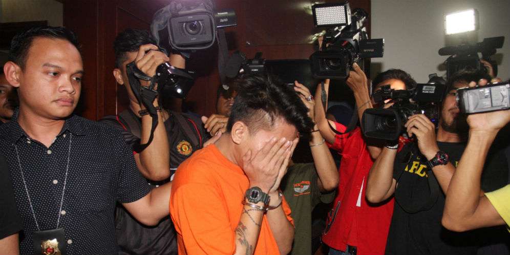 Siapa Pelanggan Artis AA?