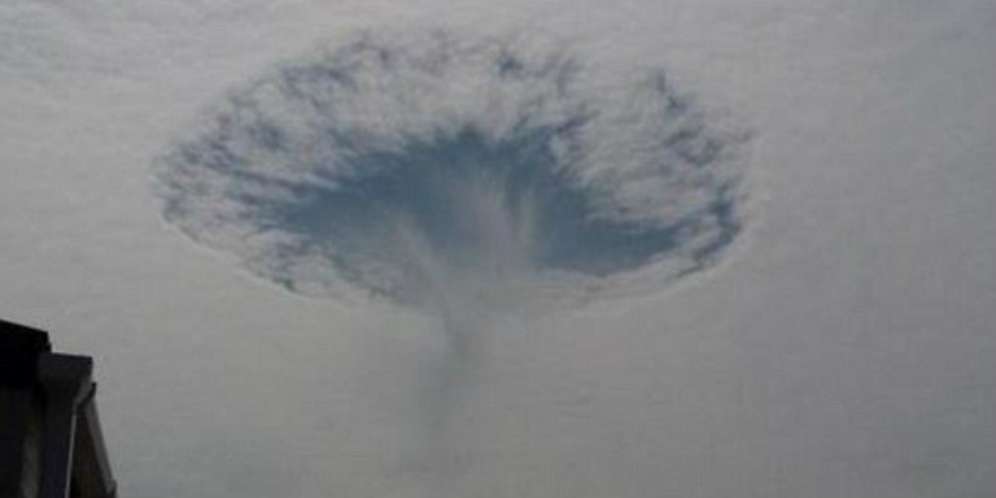 Fenomena `Langit Runtuh` Gegerkan Inggris