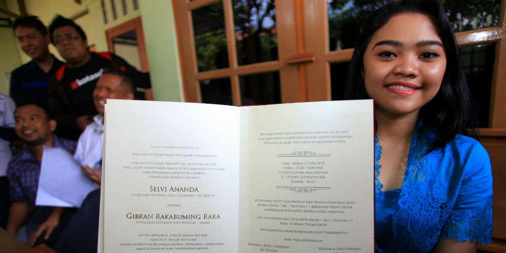 Dipuji, Undangan Pernikahan Anak Jokowi Dicetak Tanpa Gelar