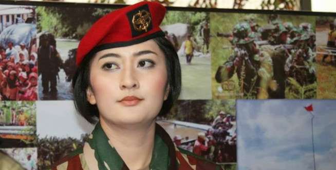 Kopassus Cantik: Mantan Model yang Jago Nembak