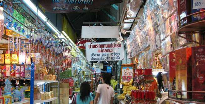 1. Pasar Chatuchak, Bangkok, Thailand