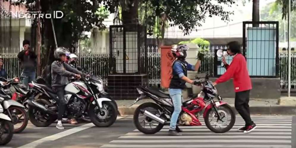 Sentilan Kecil Pengusik Kesadaran