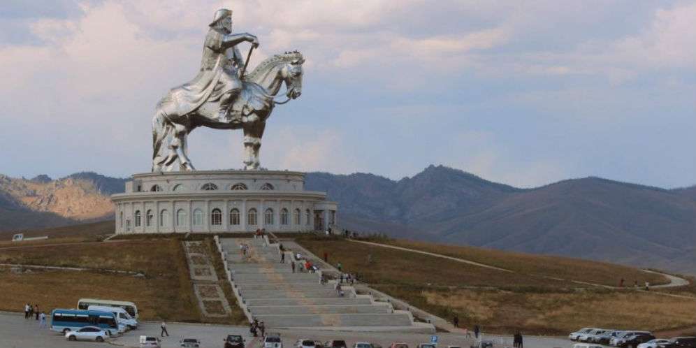 4. Makam Jenghis Khan