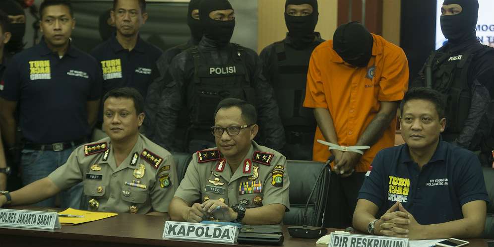 Misteri Pria yang Terekam CCTV