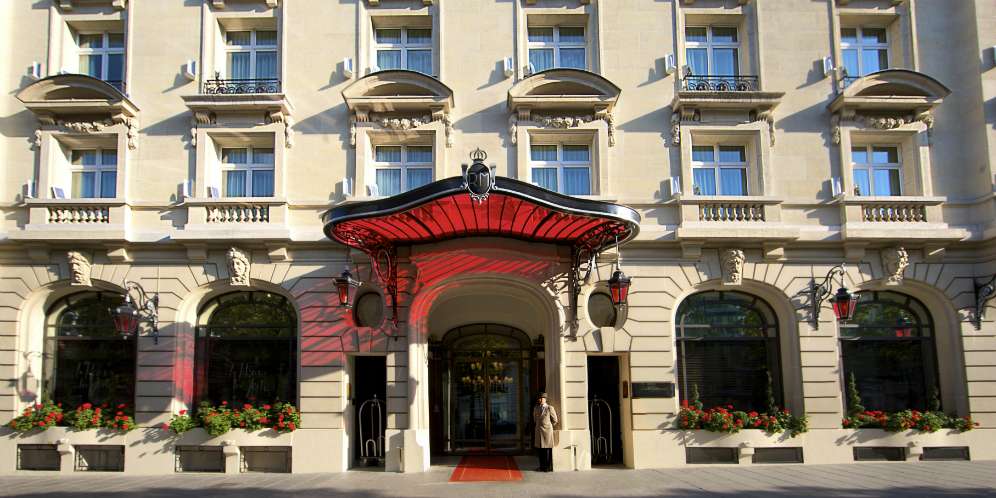 8. Hotels.com