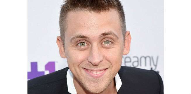 9. Roman Atwood (Rp 34 miliar)