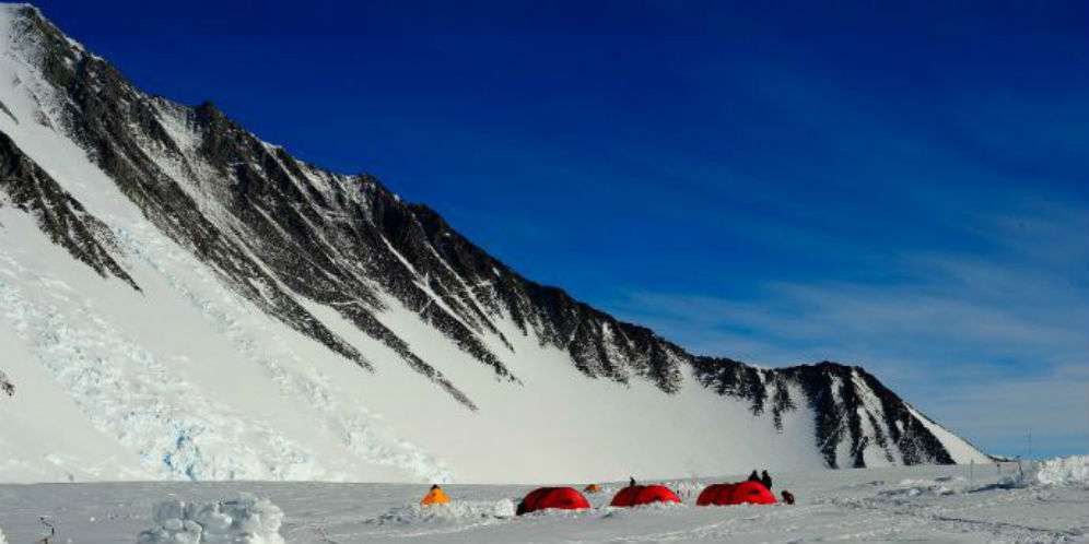 Vinson Massif, Gunung yang Tak Mengenal Malam