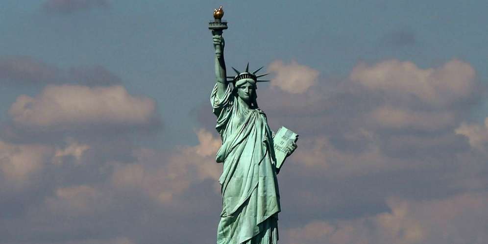Wanita Patung Liberty Ternyata Muslimah