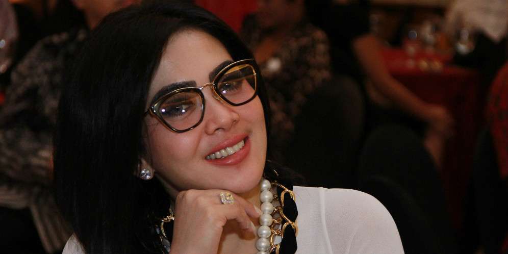 Salah Tulis, Syahrini Bikin Heboh Sosial Media