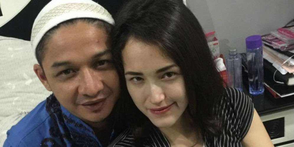 Istri Pasha Ungu `Pamit`