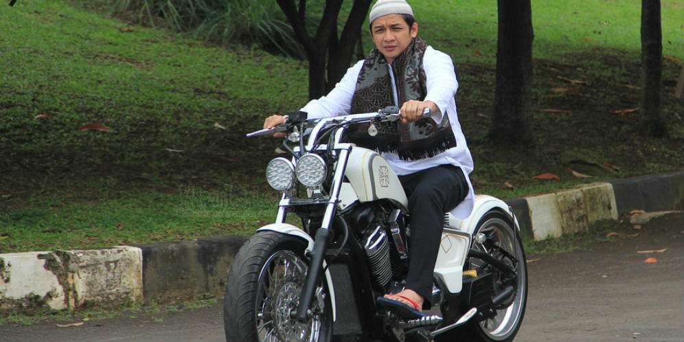 Foto Mesra Mirip Pasha dan Angel Karamoy Hebohkan Sosmed