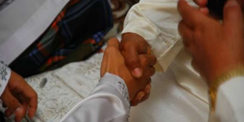 5. Mengkhianati Cinta Istri