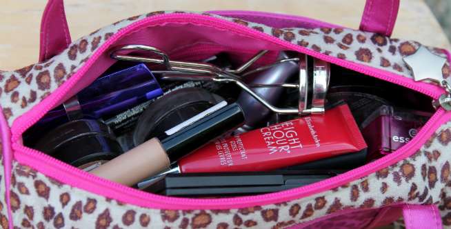 Menjaga Make-up