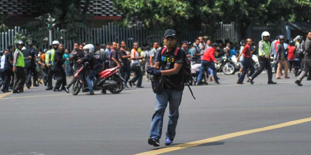 Foto Penembak di Sarinah Muncul dari Kerumunan