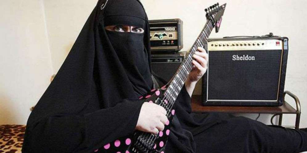 Kisah Gisele Marie, Muslimah Bercadar Gitaris Band Metal