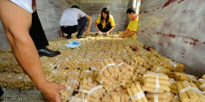 Pedagang Permen Beli Mobil Mahal Pakai Recehan