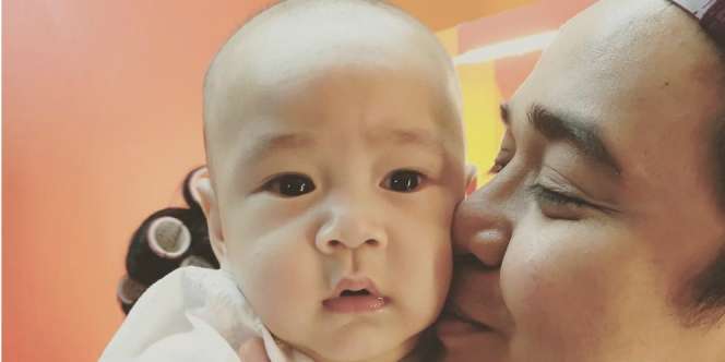Foto Rafathar Dicium 'Olga Syahputra' Bikin Heboh Sosmed