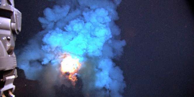 Keajaiban Alquran: Api di Dalam Laut