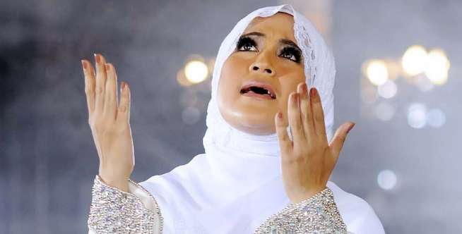 Umi Pipik `Pamit` dari Sosmed