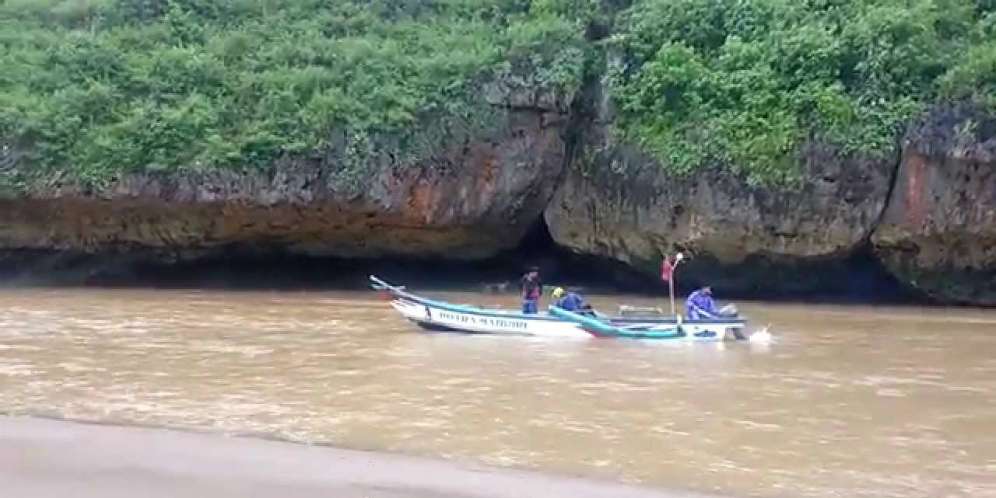 Wisatawan Bandung Tewas Usai Selfie di Pantai Baron Yogyakarta
