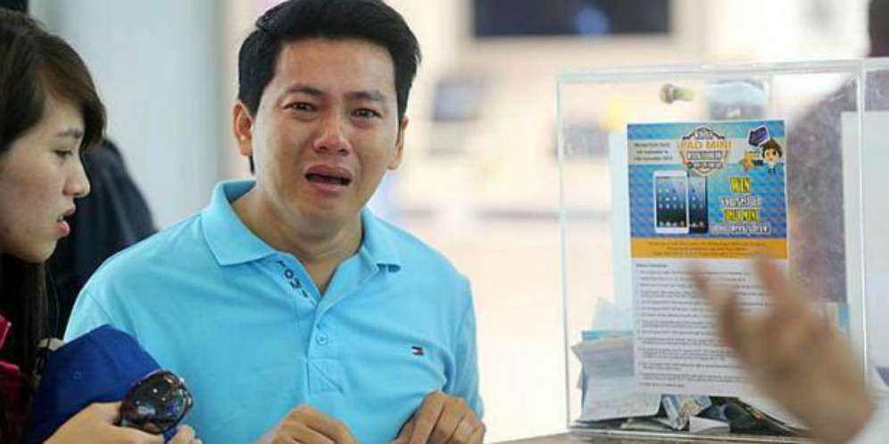 Belanja iPhone 6 di Singapura, Pria Ini Sampai Menangis
