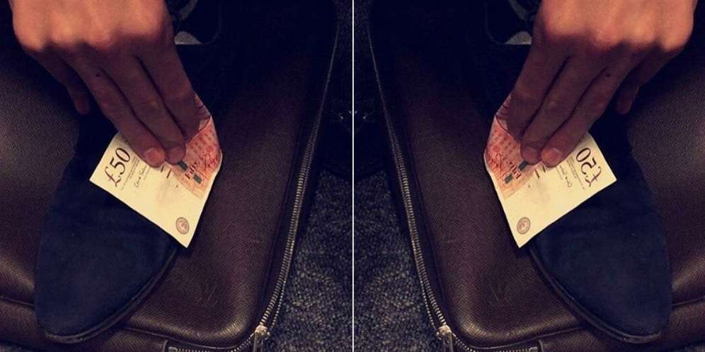 Sombongnya Anak Miliarder: Lap Sepatu Pakai Uang!