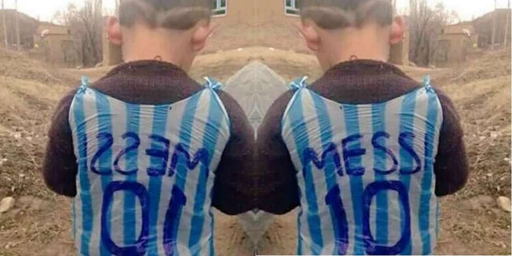 Messi Akhirnya Beri Kostum Buat Bocah Jersey Kresek