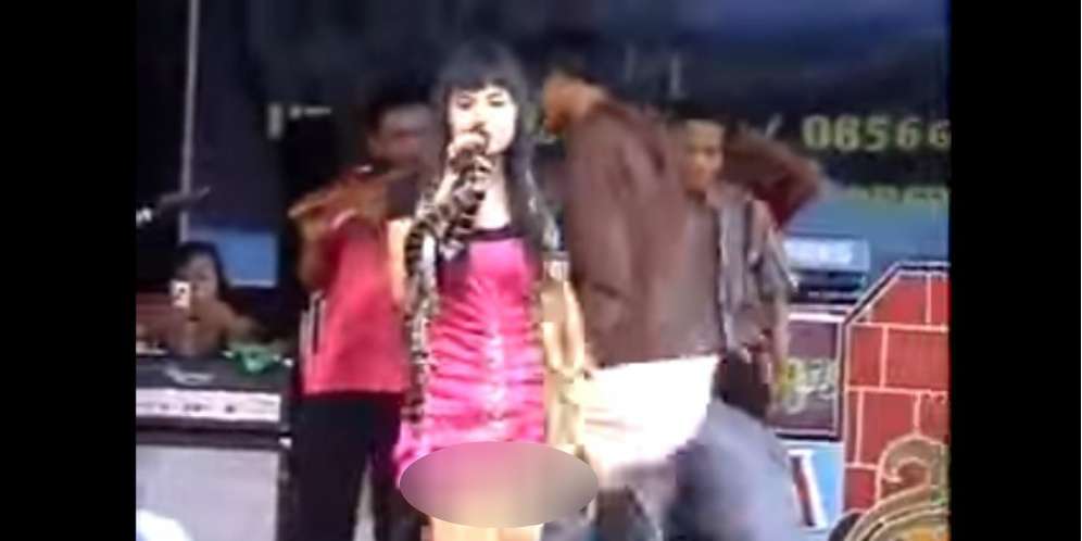 Mengenal Irma Bule, Pedangdut Karawang yang Tewas Dipatuk Ular