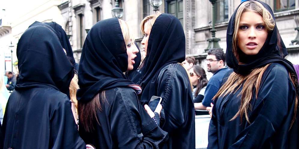 Kisah Mantan Model Playboy Jadi Mualaf dan Berhijab