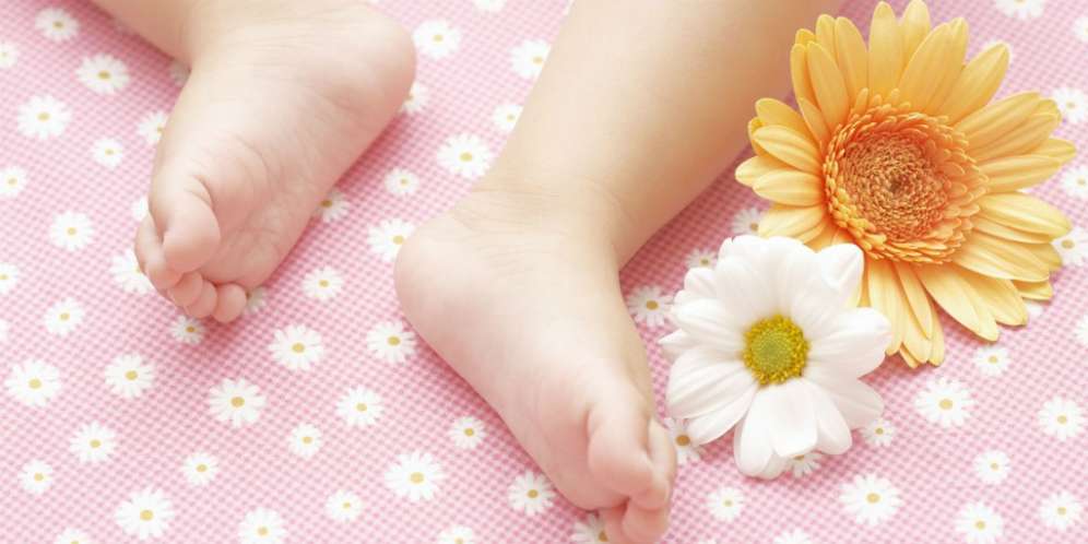 Alasan Ilmiah Kumandangkan Azan Ketika Bayi Lahir