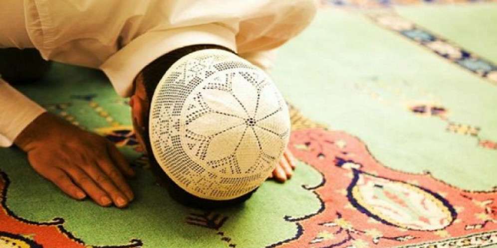 Enam Orang yang Sholat Bersama Setan