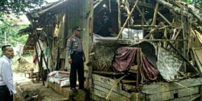 Ibu di Cianjur Masak Batu Demi Hilangkan Rasa Lapar Anak