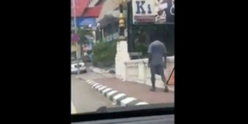 Manusia Tanpa Kepala Tertangkap Kamera Berjalan di Siang Hari